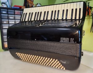 Soprani Inc Napoli Accordion. Single palm switch, LMM, 120 bass, with mute. Black.